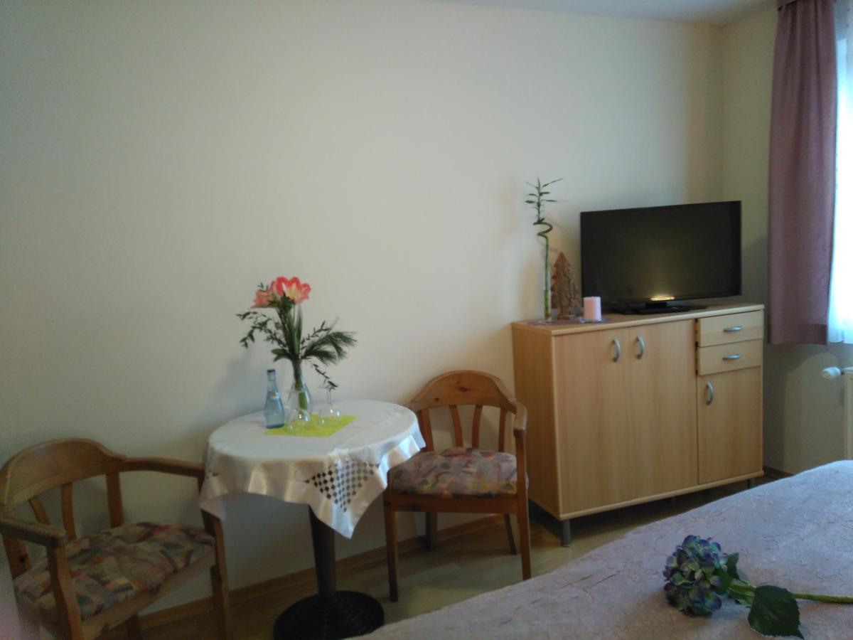 Pension Und Restaurant Reck Aulendorf Extérieur photo